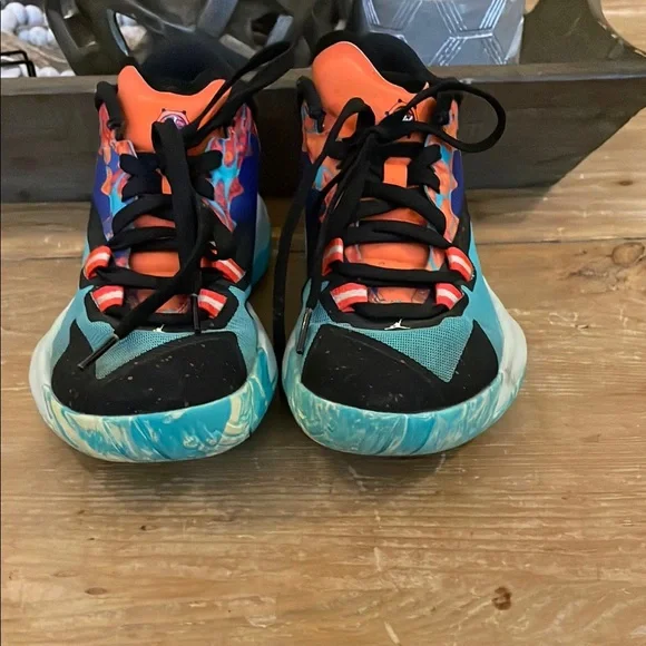 Jordan Kids Sneakers in Vibrant Orange and Blue - Picture 2 of 7